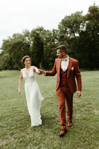 Costume de mariage terracotta avec gilet