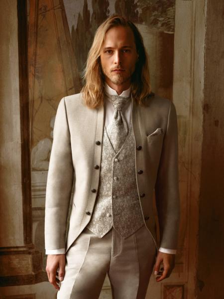 Costume de mariage beige à toulouse