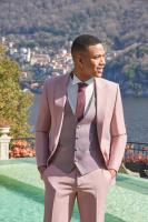 Costume de mariage rose