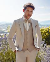 Costume témoin de mariage beige clair